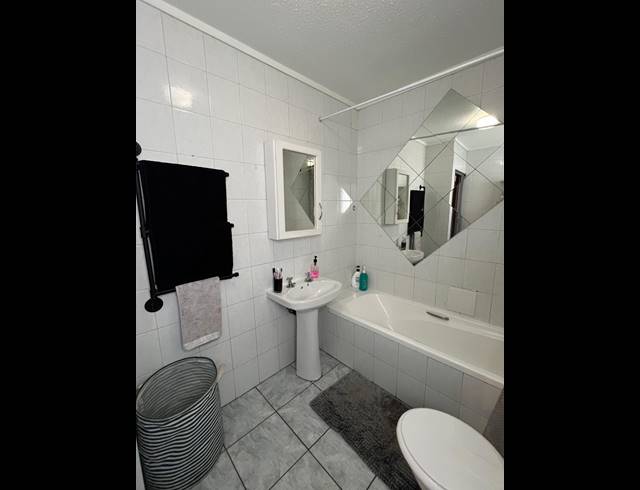 1 BEDROOM APARTMENT RENTED IN NEW MARKET PARK